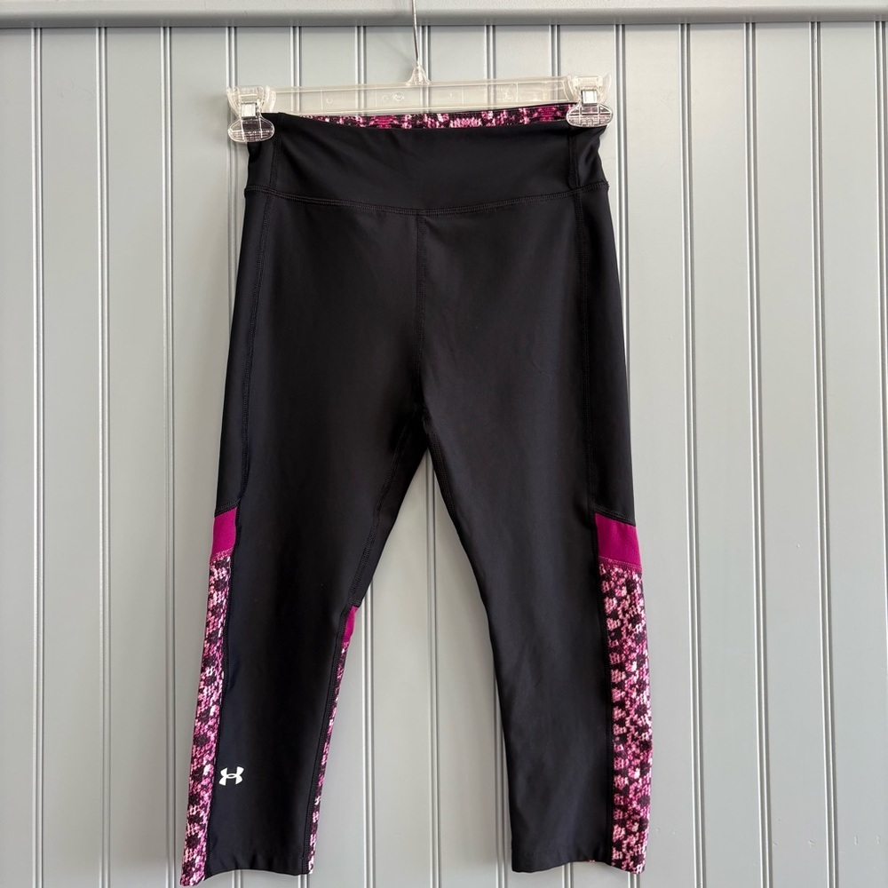 UA Black Purple Compression Capri Leggings Size Medium